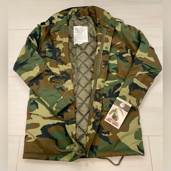 Rothco Camo M-65 Field Jacket (Woodland Camo). - Picture 2 of 7